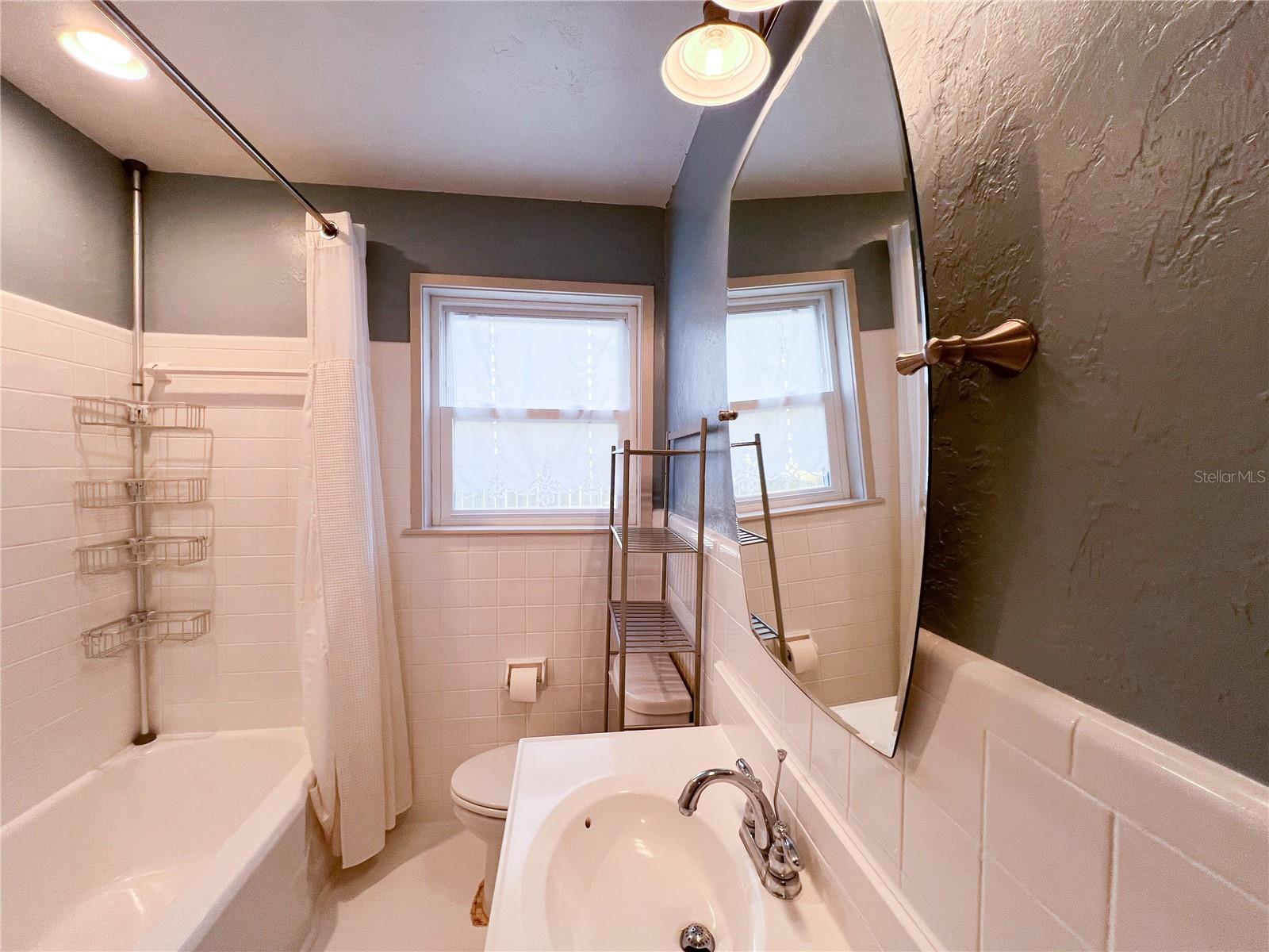 Image 12 of 17 For 215 16th Avenue