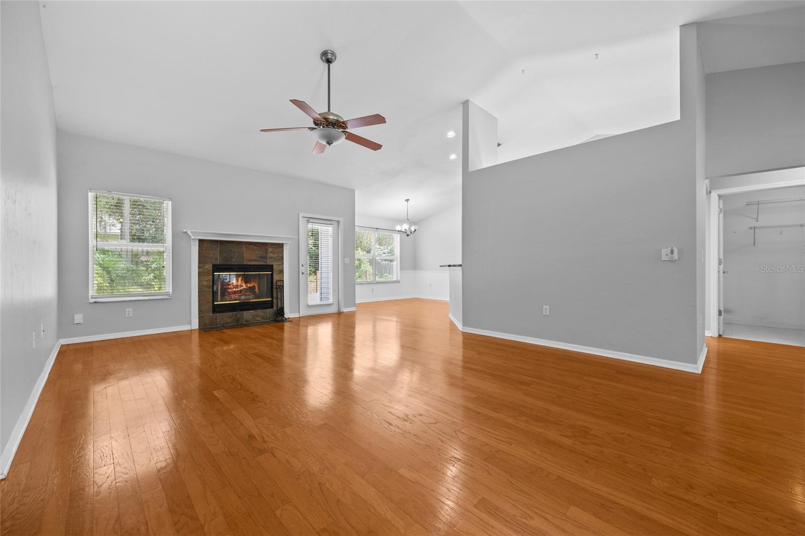 Image 10 of 33 For 10416 10th Lane