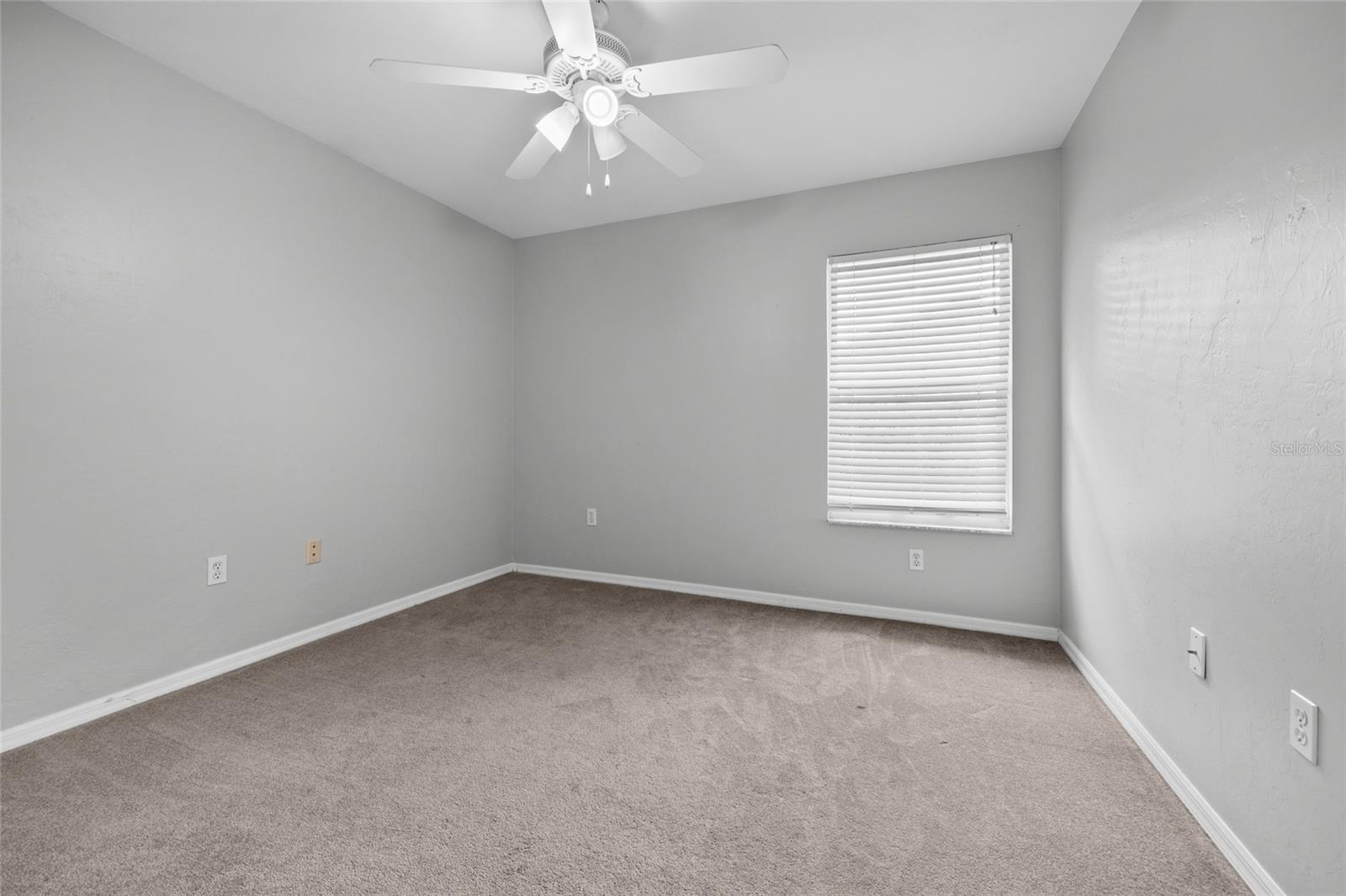 Image 18 of 33 For 10416 10th Lane