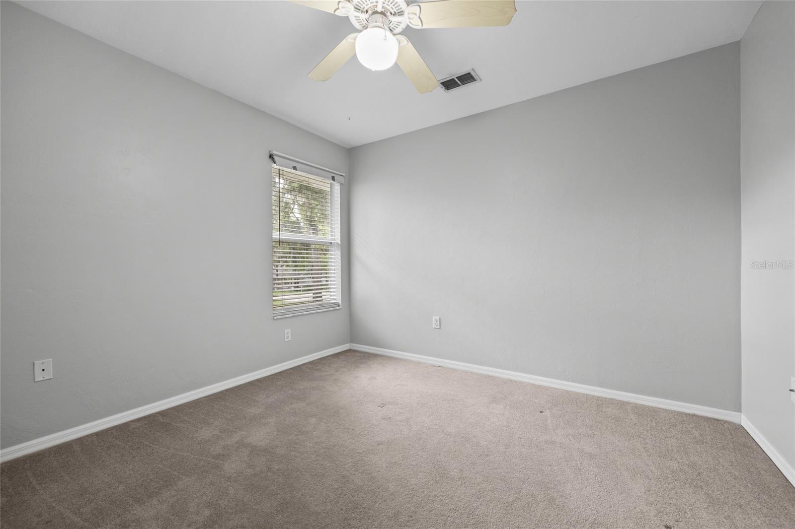 Image 21 of 33 For 10416 10th Lane