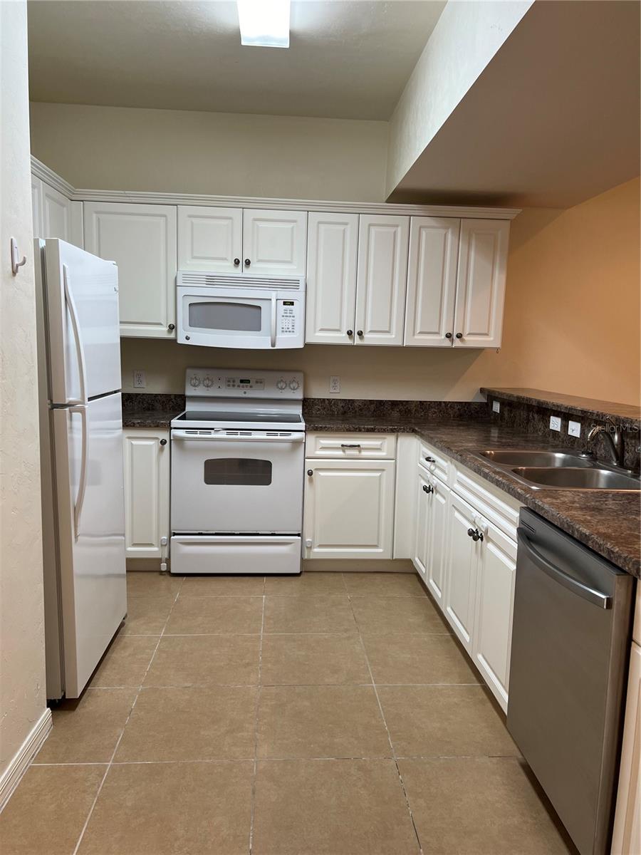 Image 3 of 14 For 1569 29th Road 3