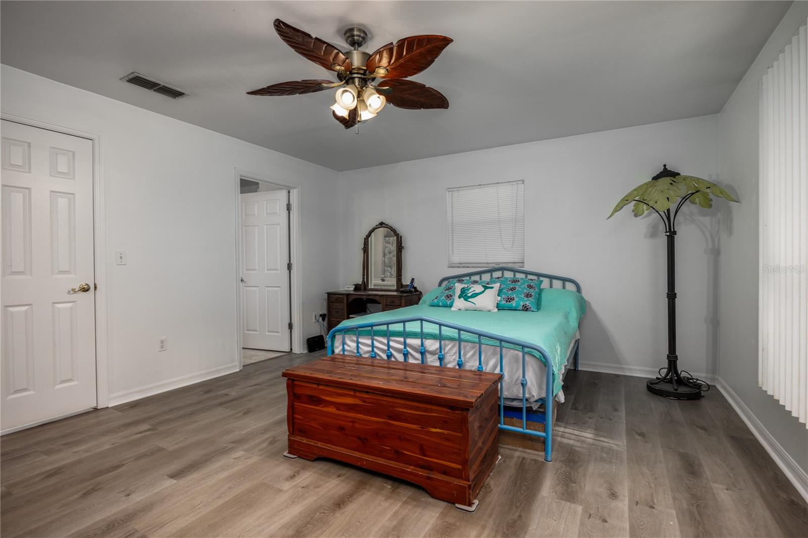 Image 21 of 45 For 23717 194th Drive