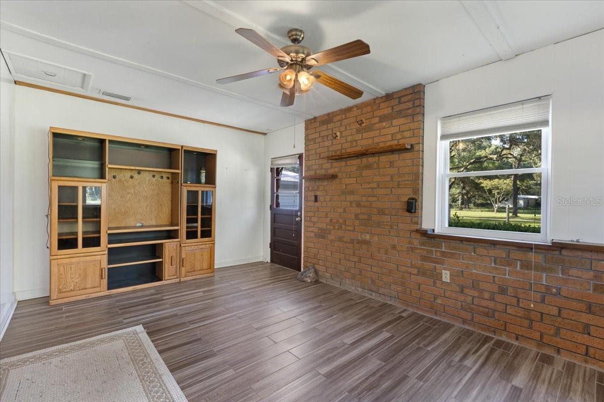 Image 15 of 44 For 11731 78th Terrace