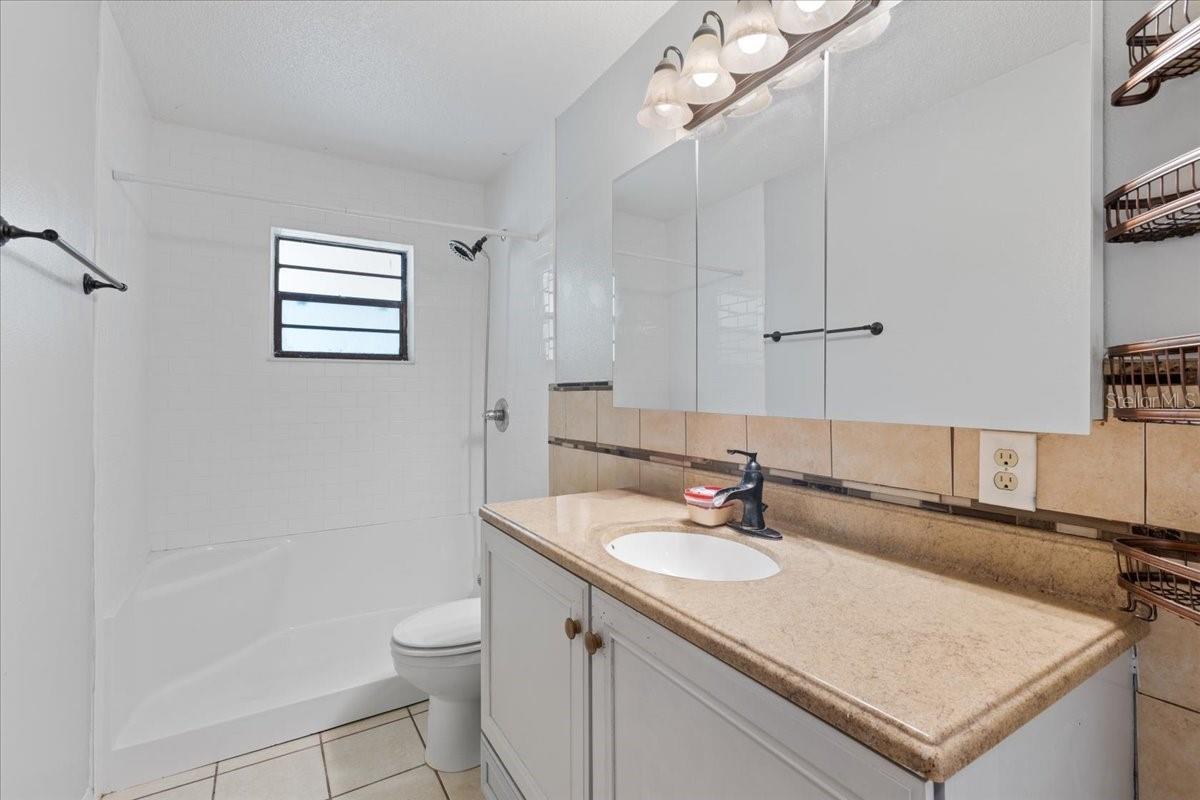 Image 18 of 44 For 11731 78th Terrace