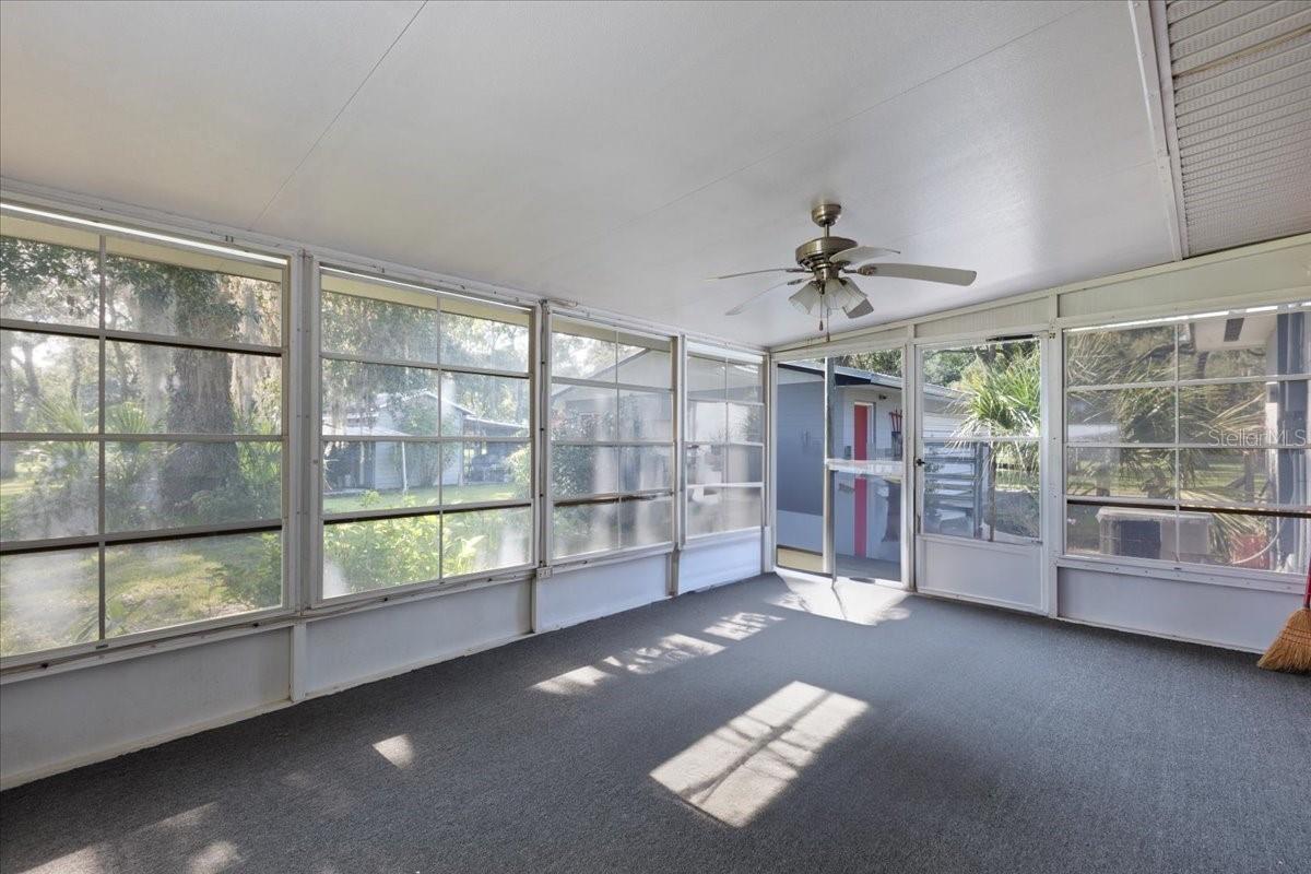 Image 21 of 44 For 11731 78th Terrace