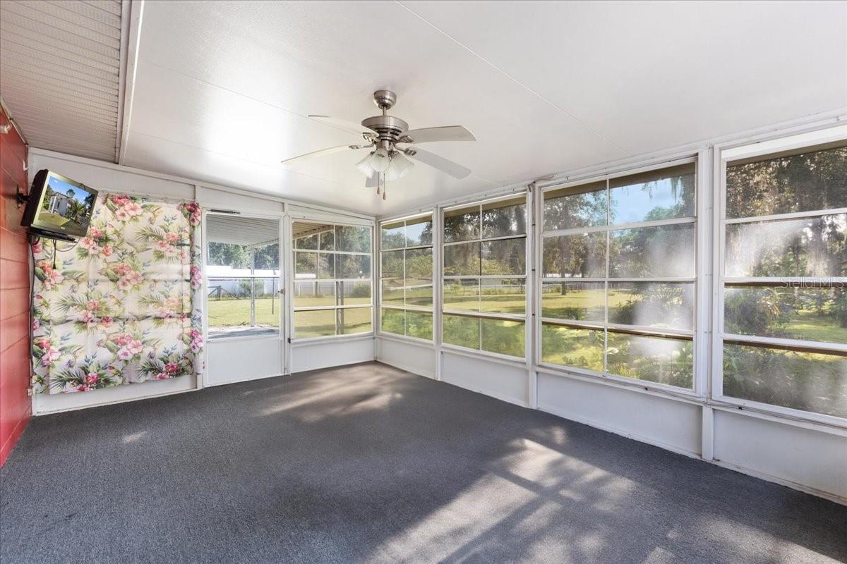 Image 22 of 44 For 11731 78th Terrace