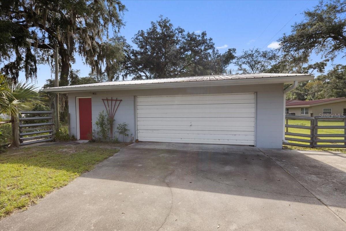 Image 26 of 44 For 11731 78th Terrace