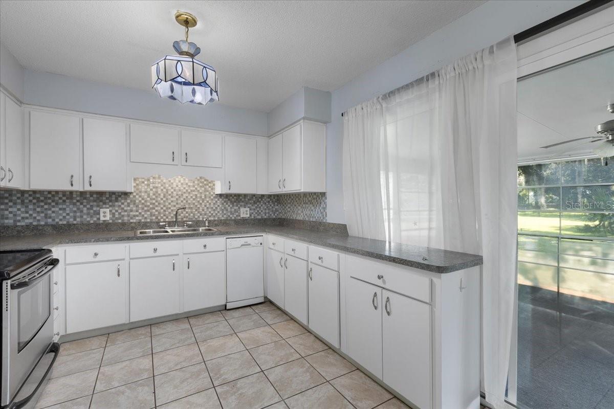 Image 7 of 44 For 11731 78th Terrace