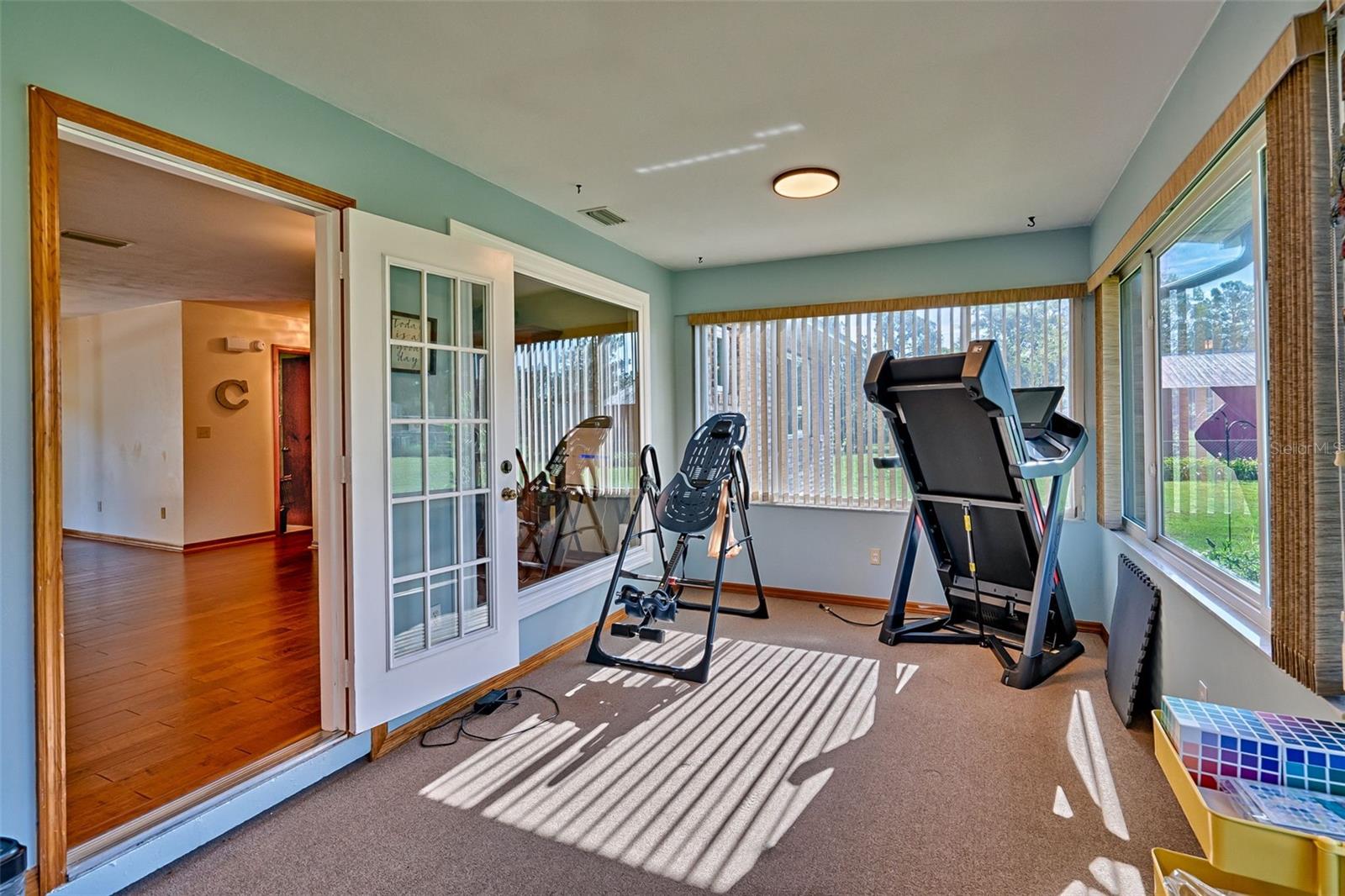 Image 18 of 34 For 746 52nd Street