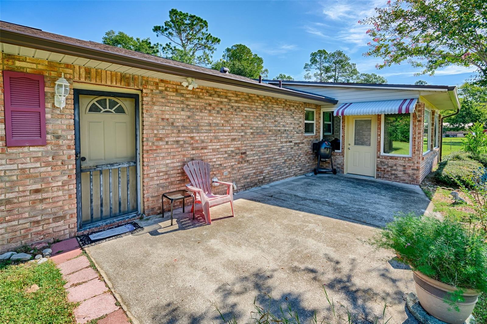 Image 19 of 34 For 746 52nd Street