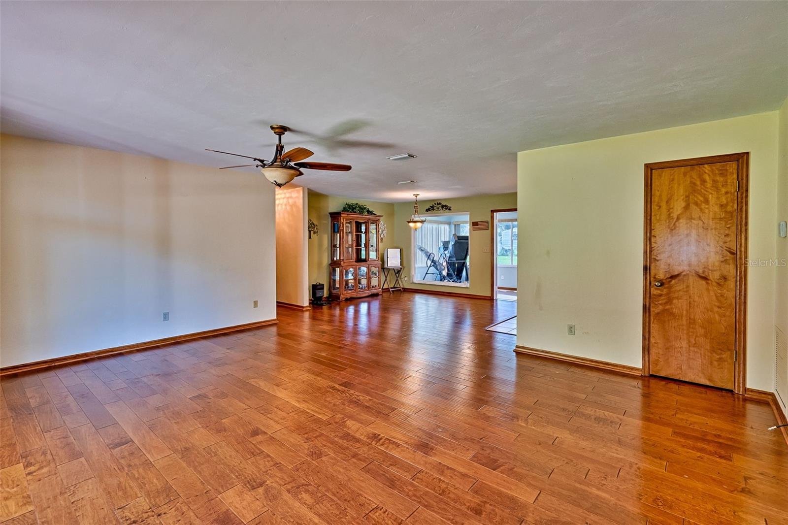 Image 3 of 34 For 746 52nd Street