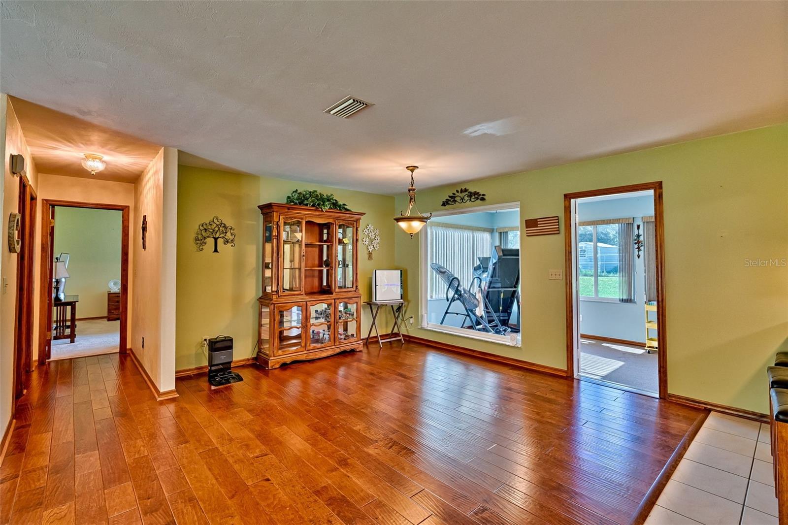 Image 5 of 34 For 746 52nd Street