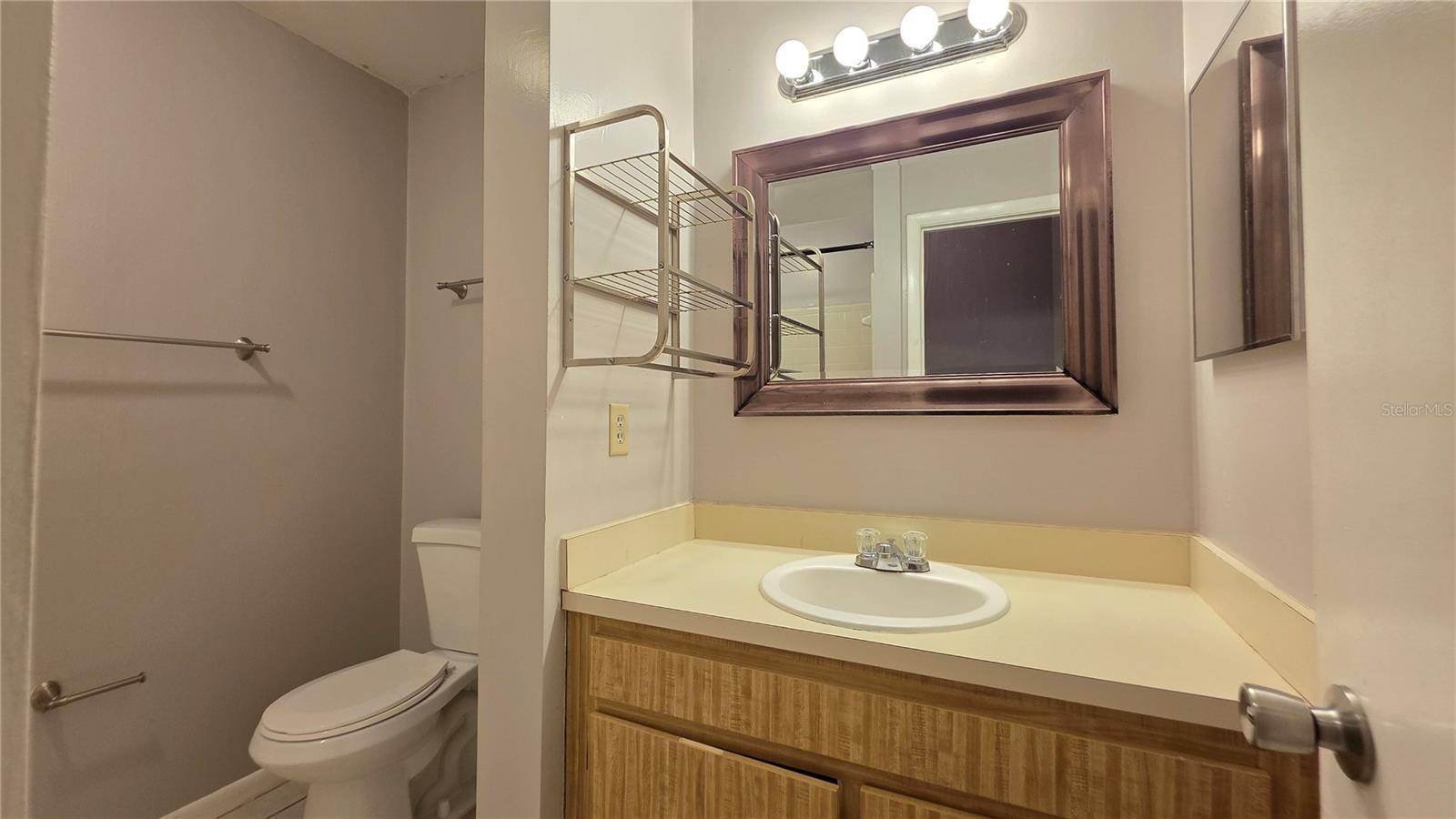 Image 11 of 23 For 2213 Sw 39th Way