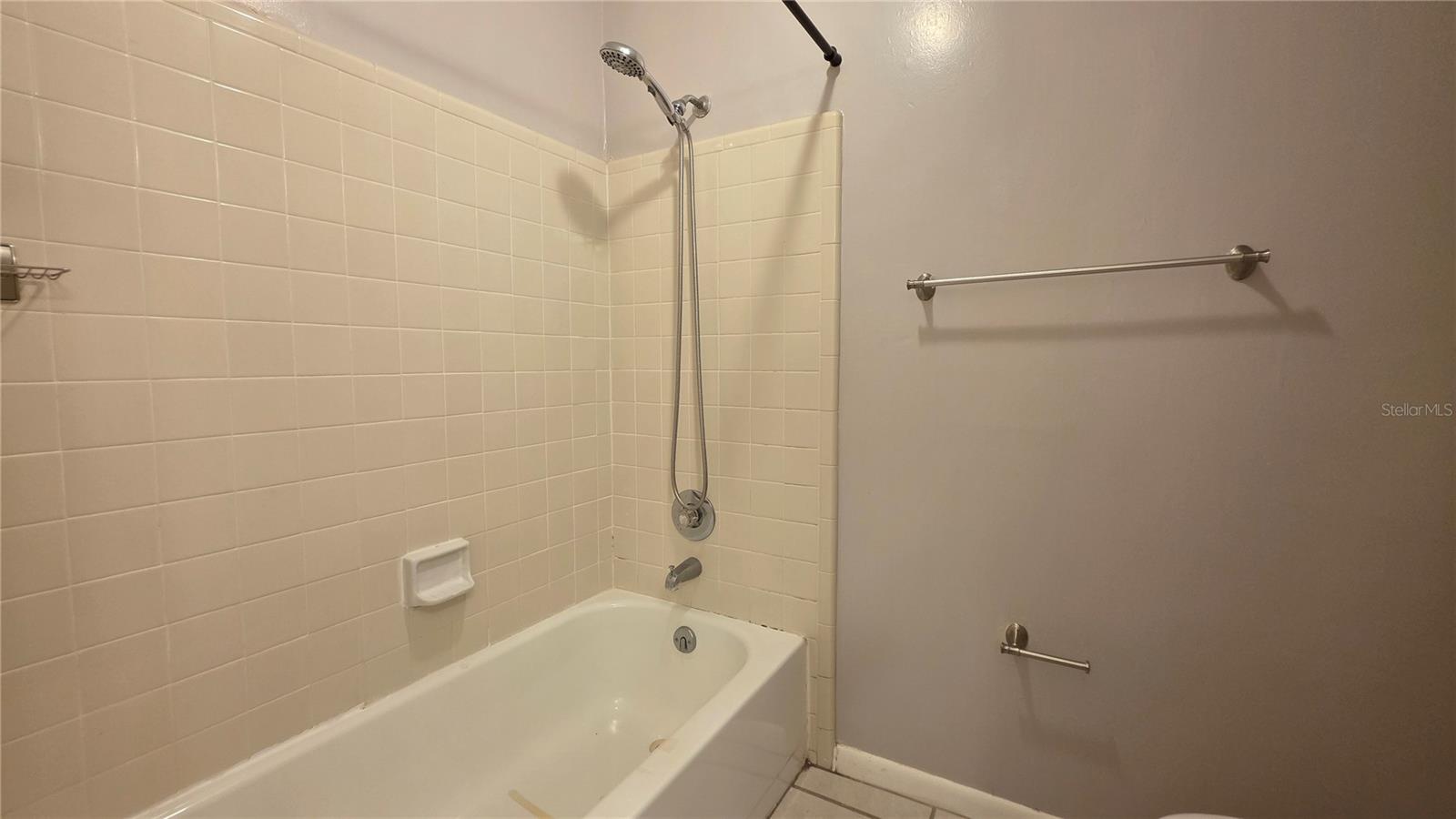 Image 12 of 23 For 2213 Sw 39th Way