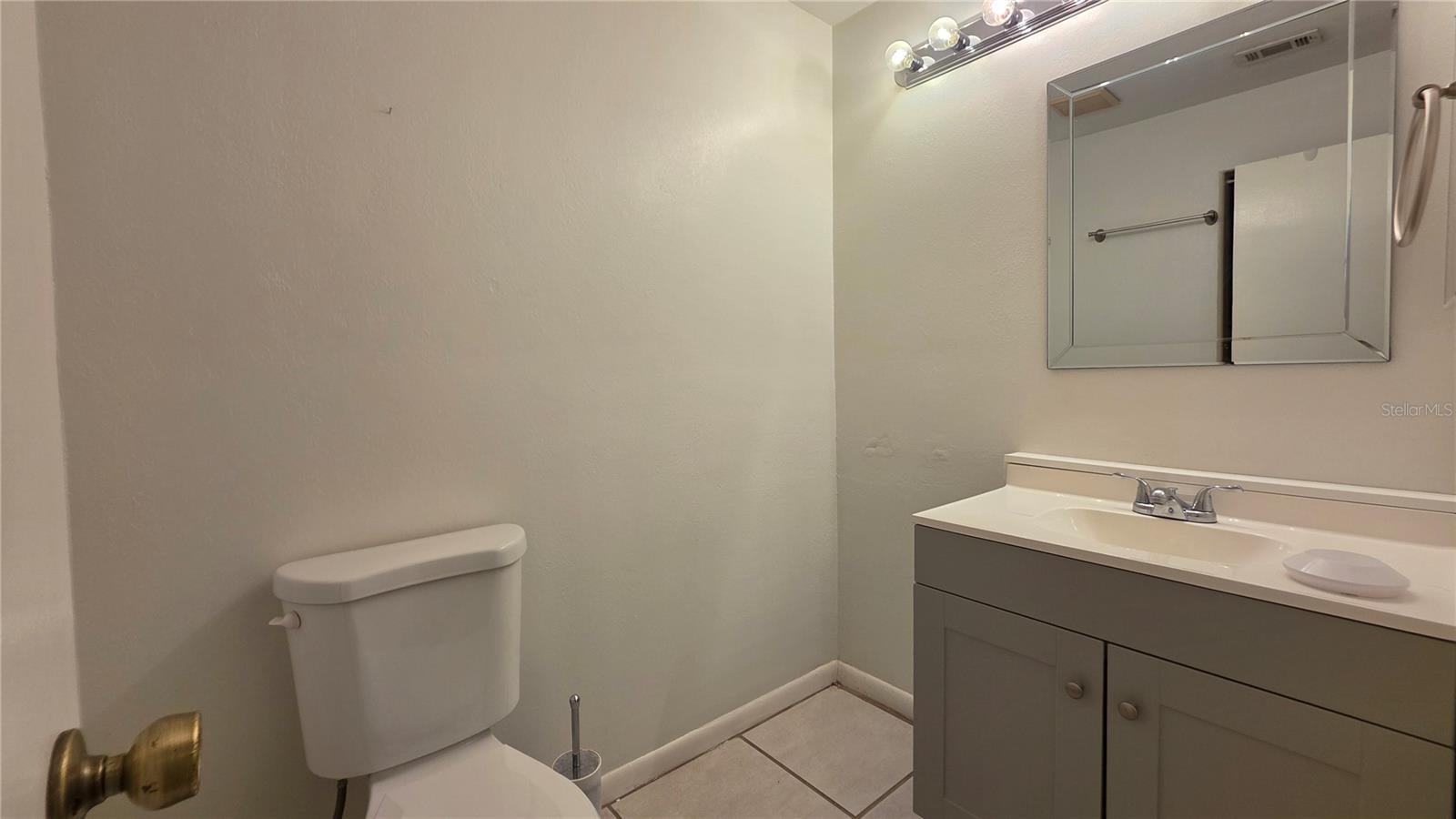 Image 16 of 23 For 2213 Sw 39th Way