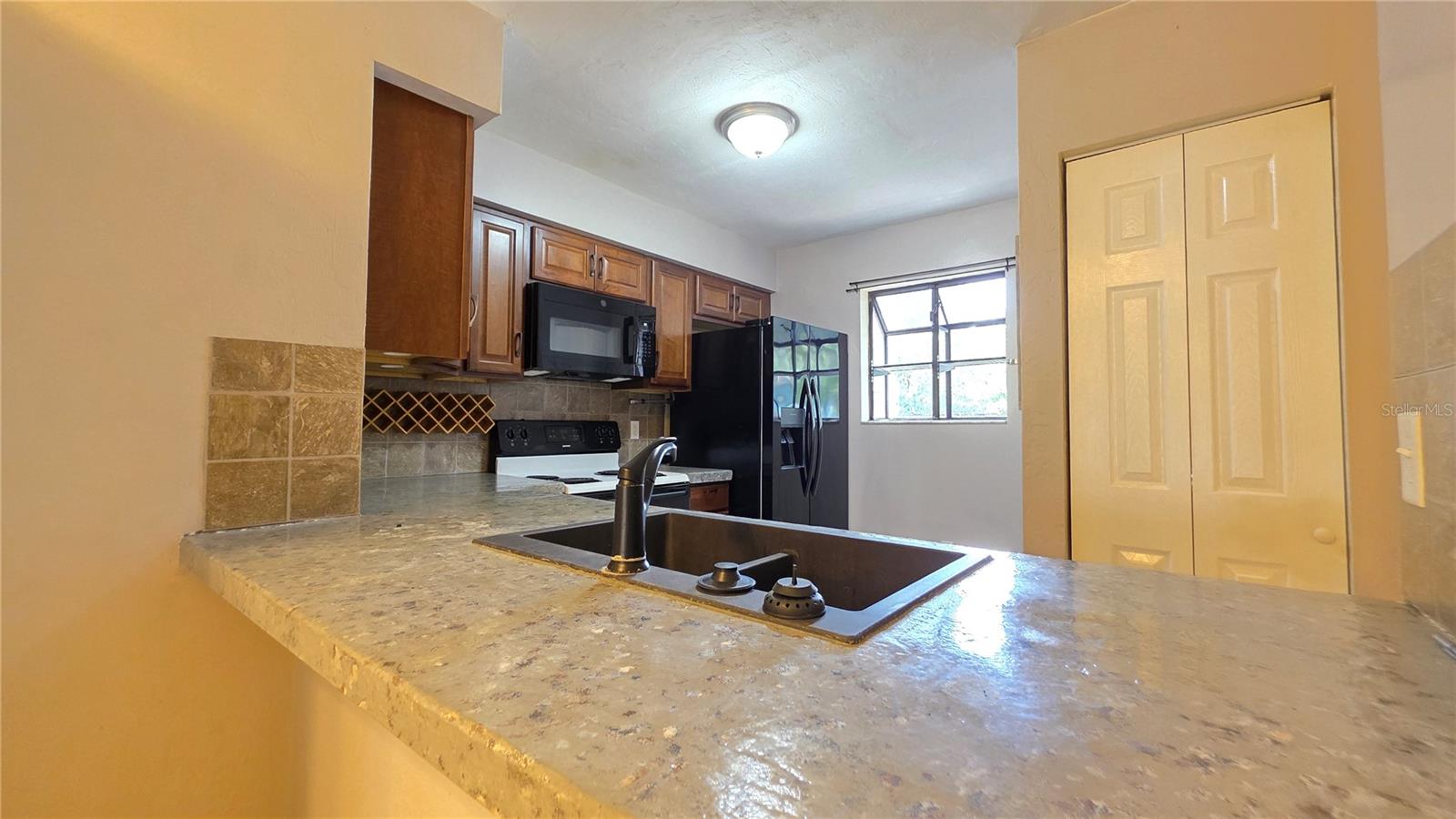 Image 4 of 23 For 2213 Sw 39th Way