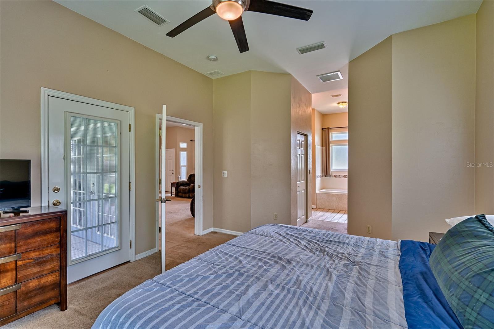 Image 12 of 34 For 10843 60th Terrace