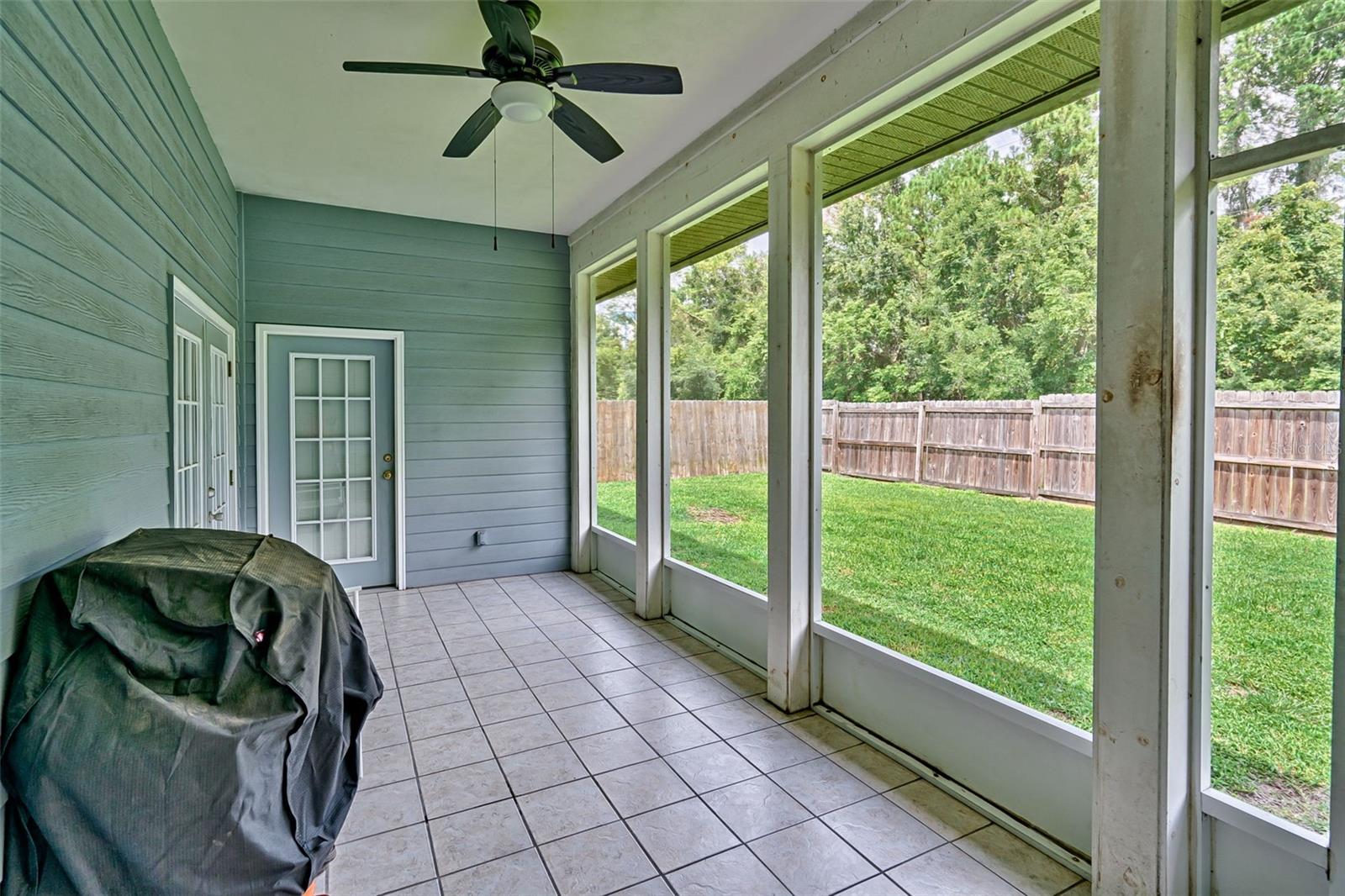 Image 22 of 34 For 10843 60th Terrace