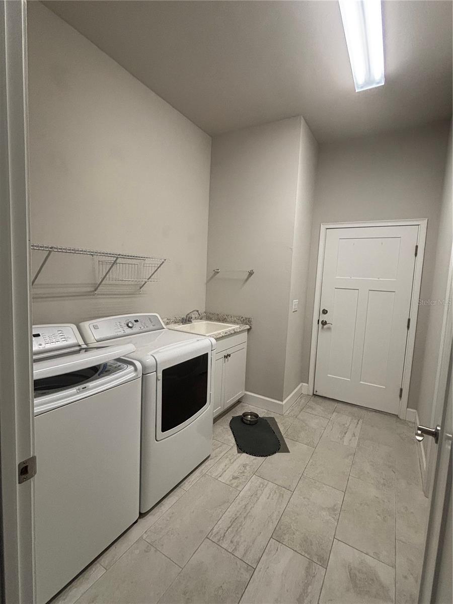 Image 19 of 36 For 16425 204th Street