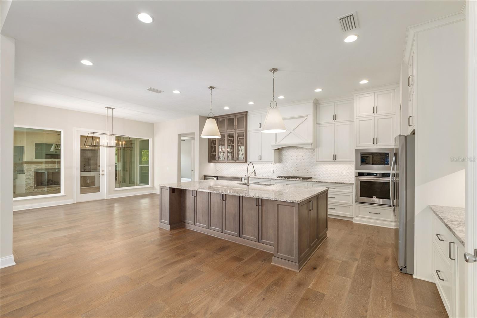 Image 18 of 90 For 3101 106 Street