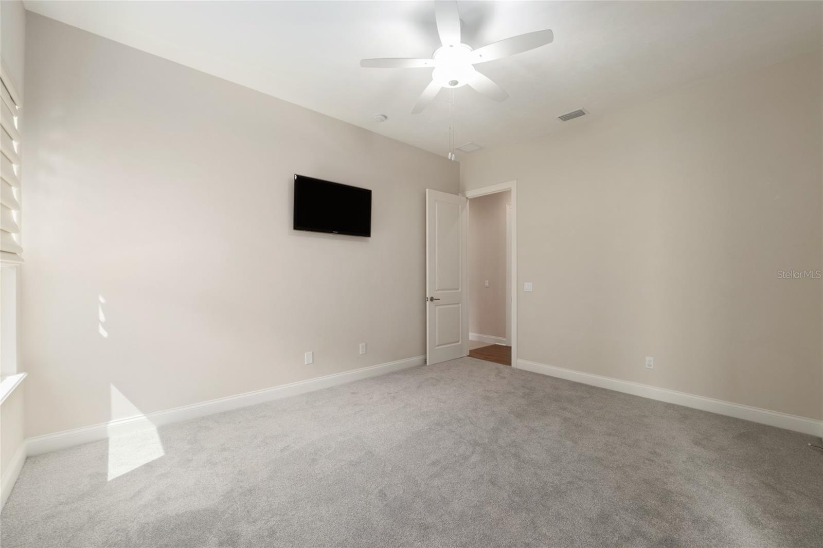 Image 60 of 90 For 3101 106 Street