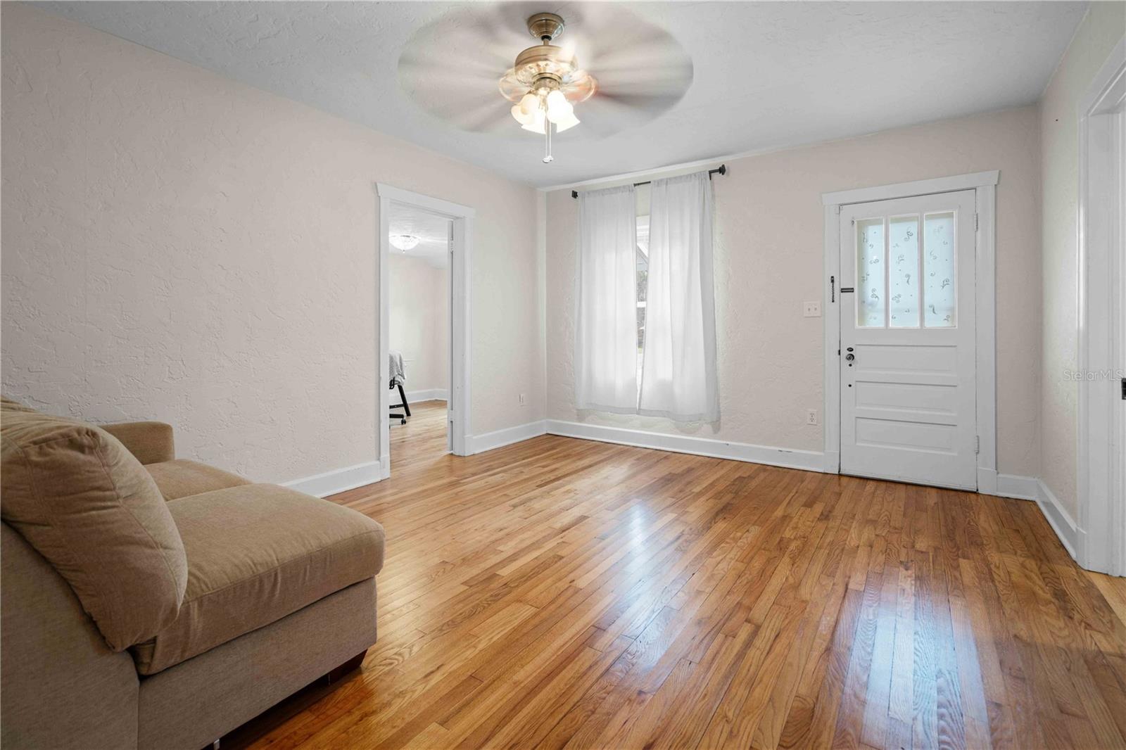 Image 13 of 29 For 716 10th Avenue