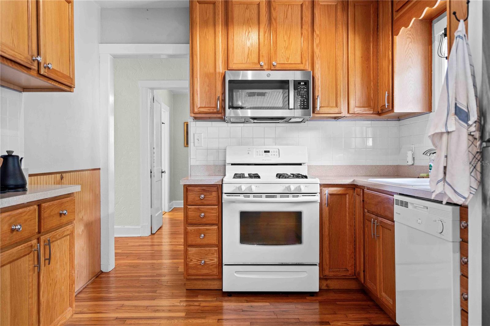 Image 5 of 29 For 716 10th Avenue