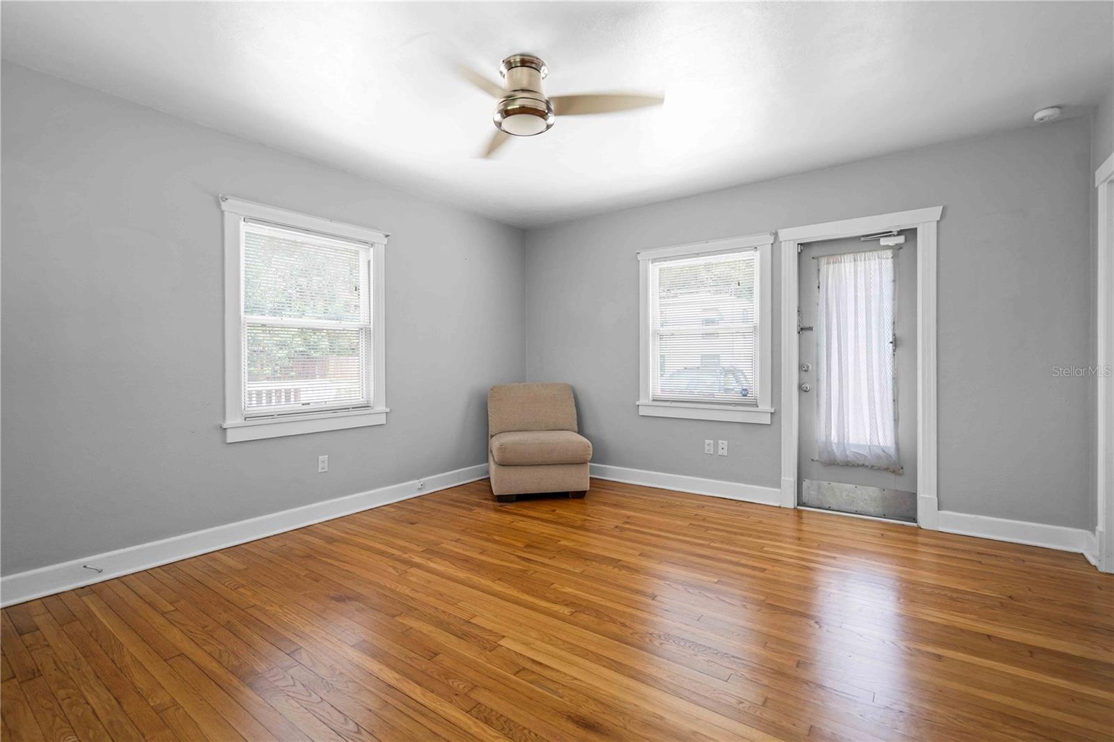 Image 7 of 29 For 716 10th Avenue