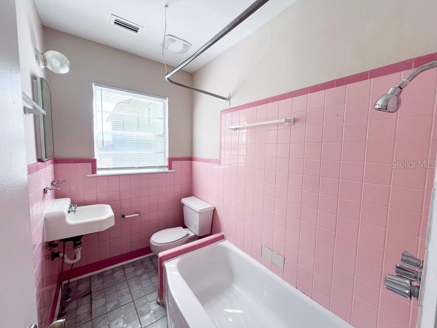 Image 13 of 19 For 219 3rd Avenue B