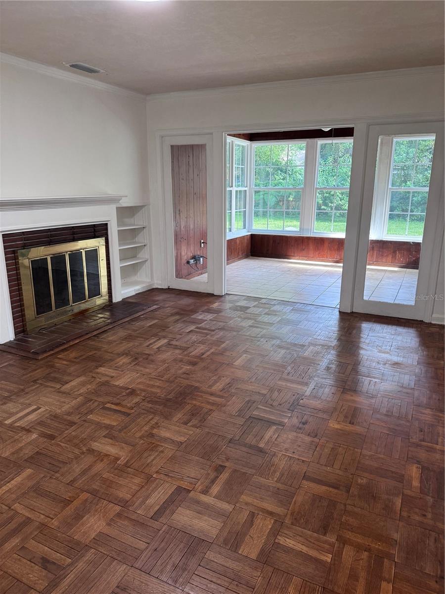Image 3 of 19 For 5640 Wiltshire Street