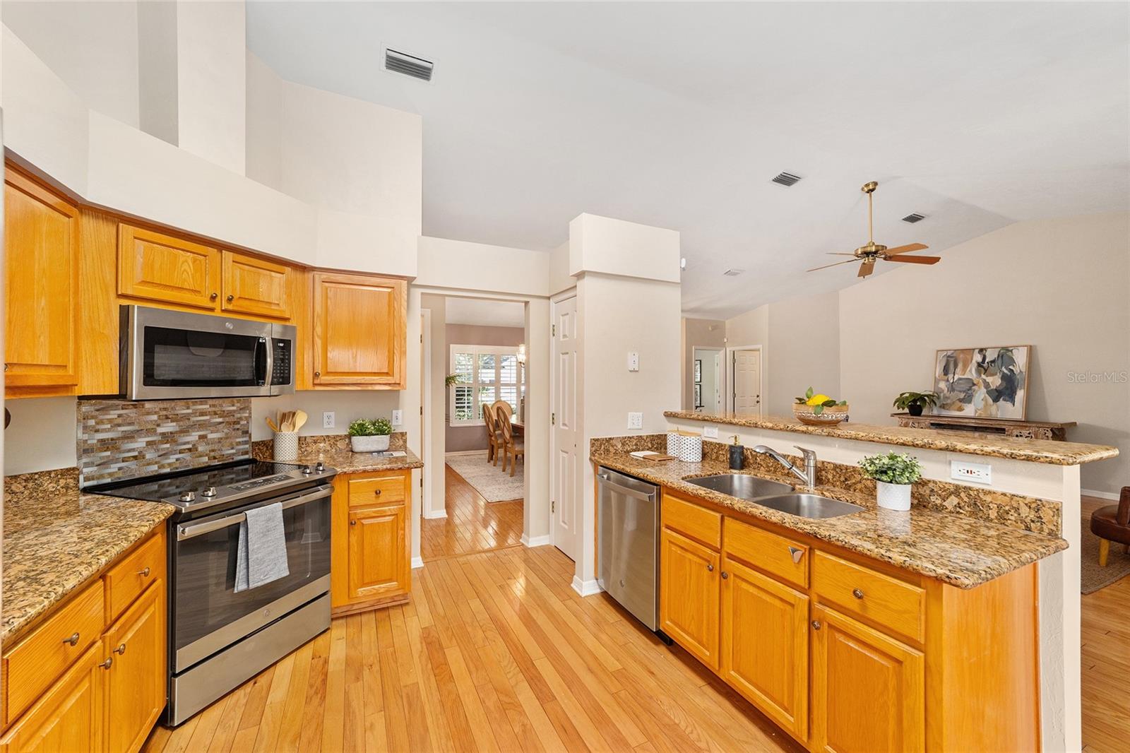Image 12 of 38 For 4031 34th Drive