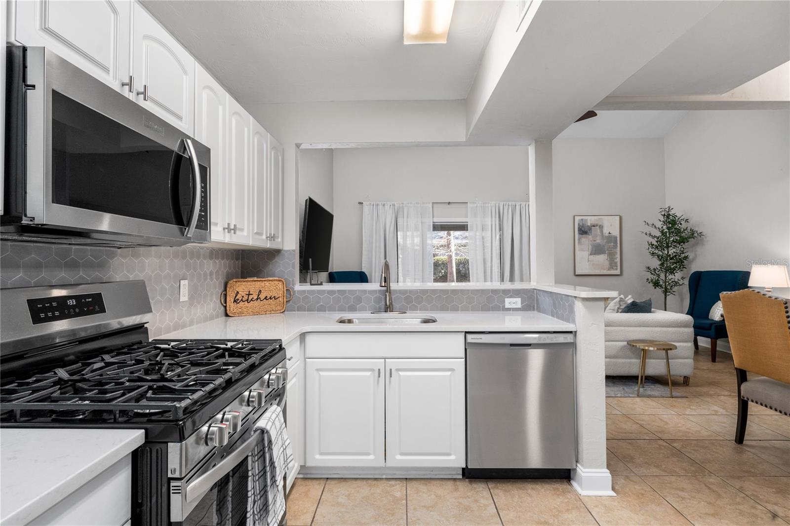 Image 10 of 38 For 1217 55th Street 14