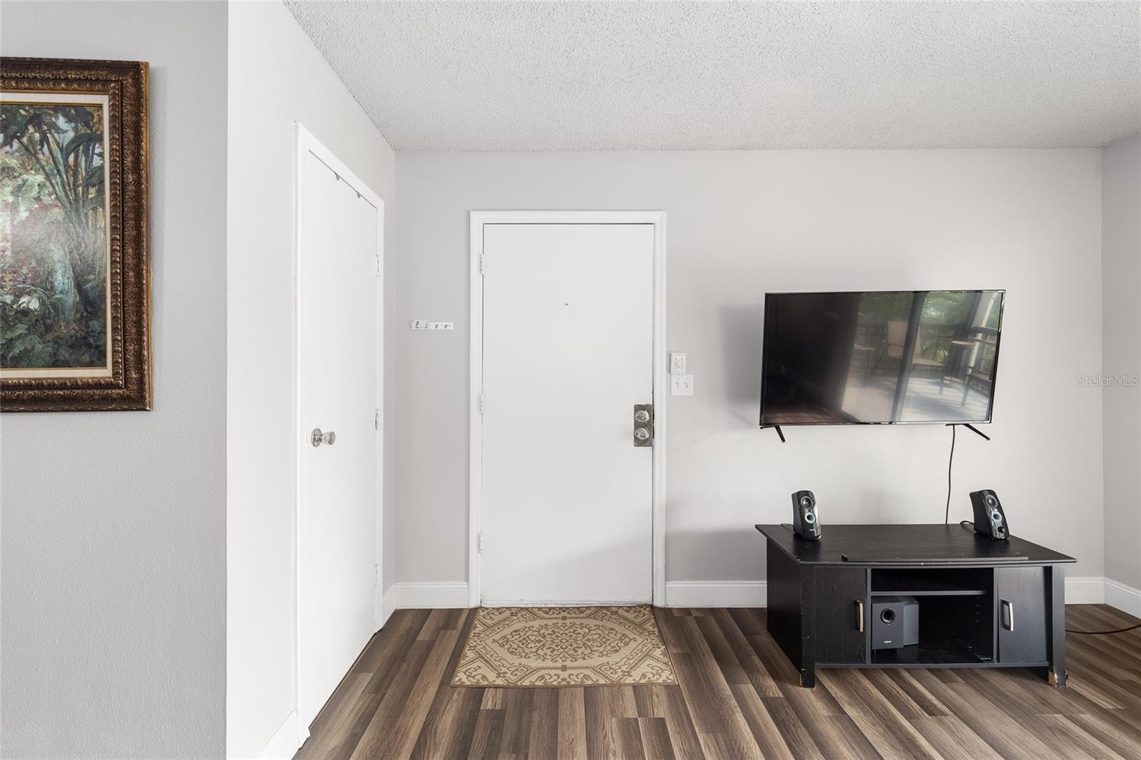 Image 2 of 17 For 6519 Newberry Road 1210
