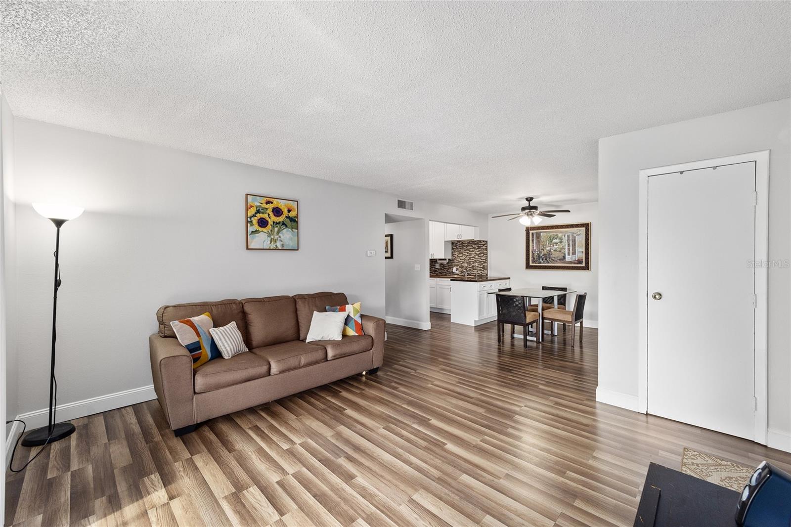 Image 4 of 17 For 6519 Newberry Road 1210