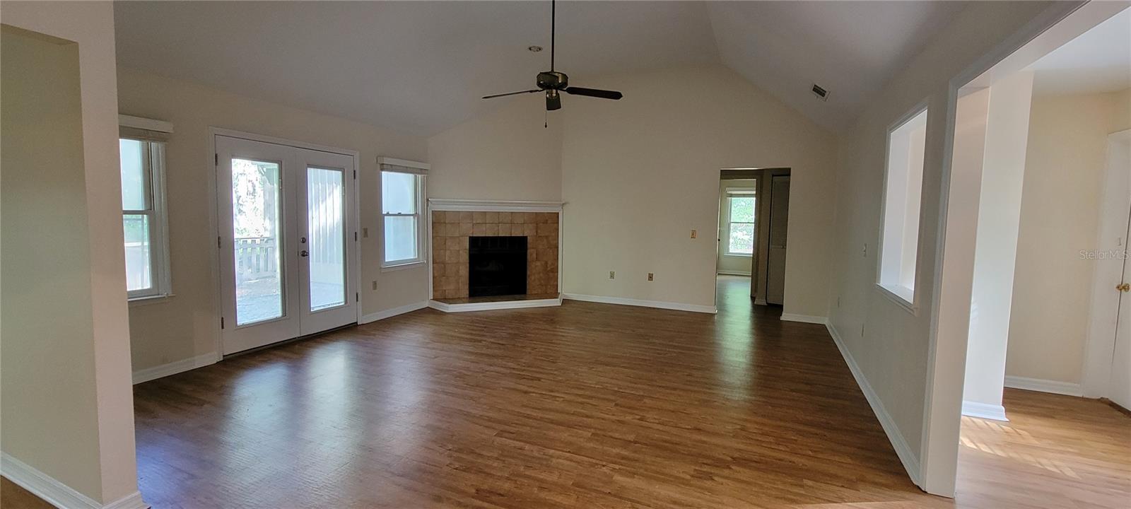Image 6 of 17 For 4912 83rd Terrace