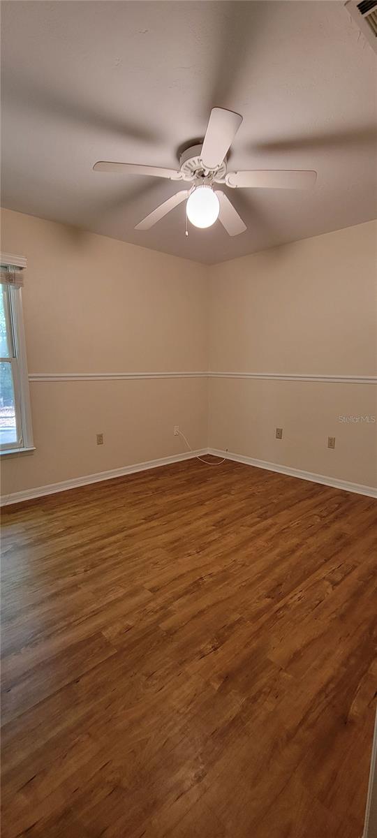 Image 8 of 17 For 4912 83rd Terrace