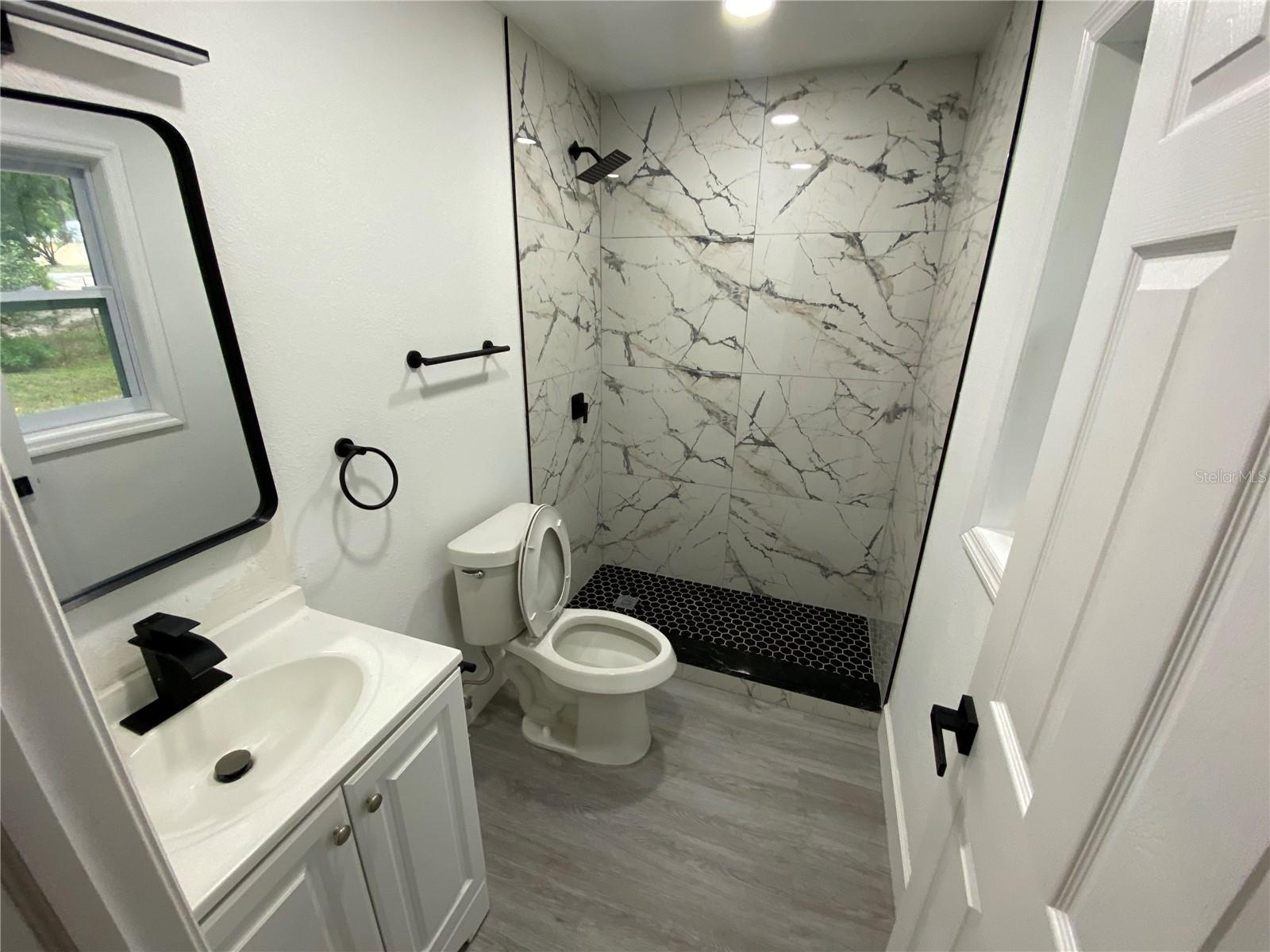Image 11 of 16 For 6898 Cr 214  