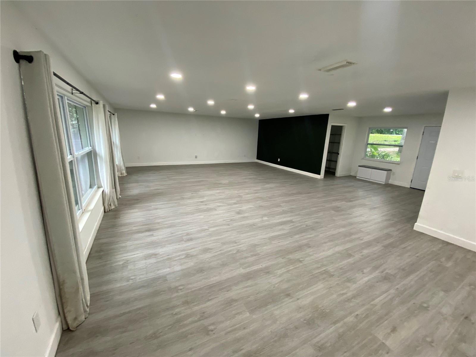 Image 4 of 16 For 6898 Cr 214  