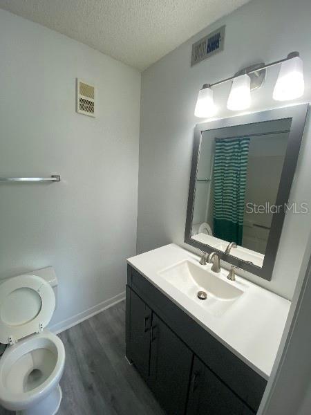 Listing photo id 8 for 3921 34th Street 208