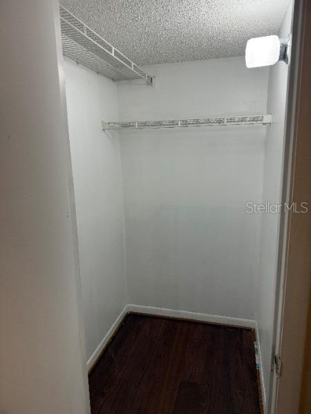 Listing photo id 10 for 3921 34th Street 208
