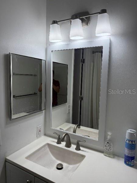 Listing photo id 11 for 3921 34th Street 208