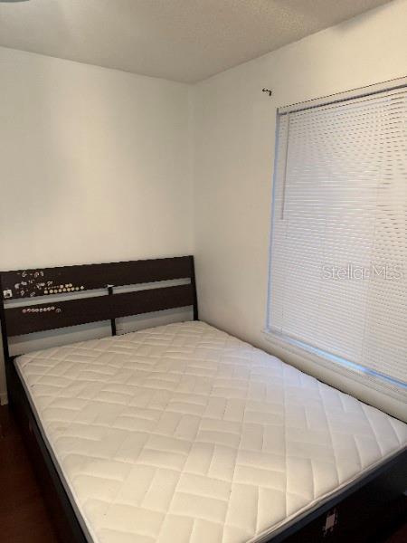 Listing photo id 12 for 3921 34th Street 208