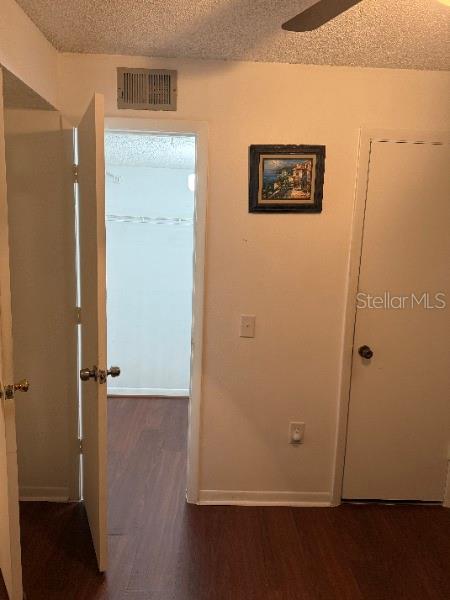 Listing photo id 14 for 3921 34th Street 208
