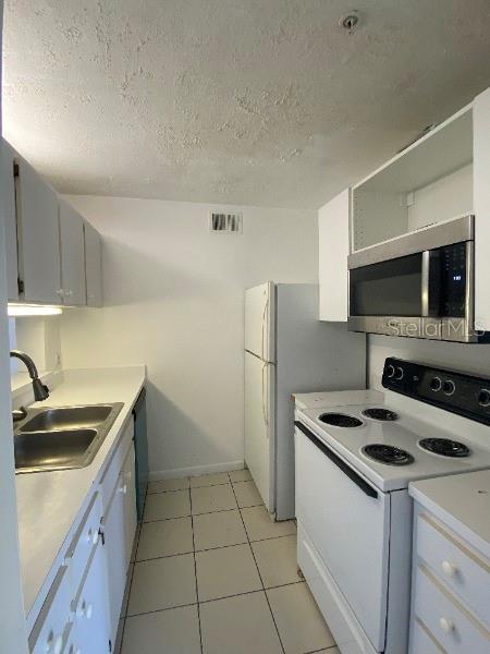 Listing photo id 1 for 3921 34th Street 208