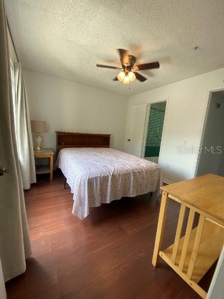 Listing photo id 7 for 3921 34th Street 208