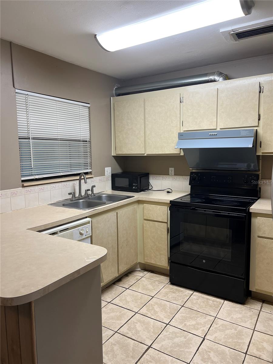 Image 3 of 10 For 2811 Archer Road P134