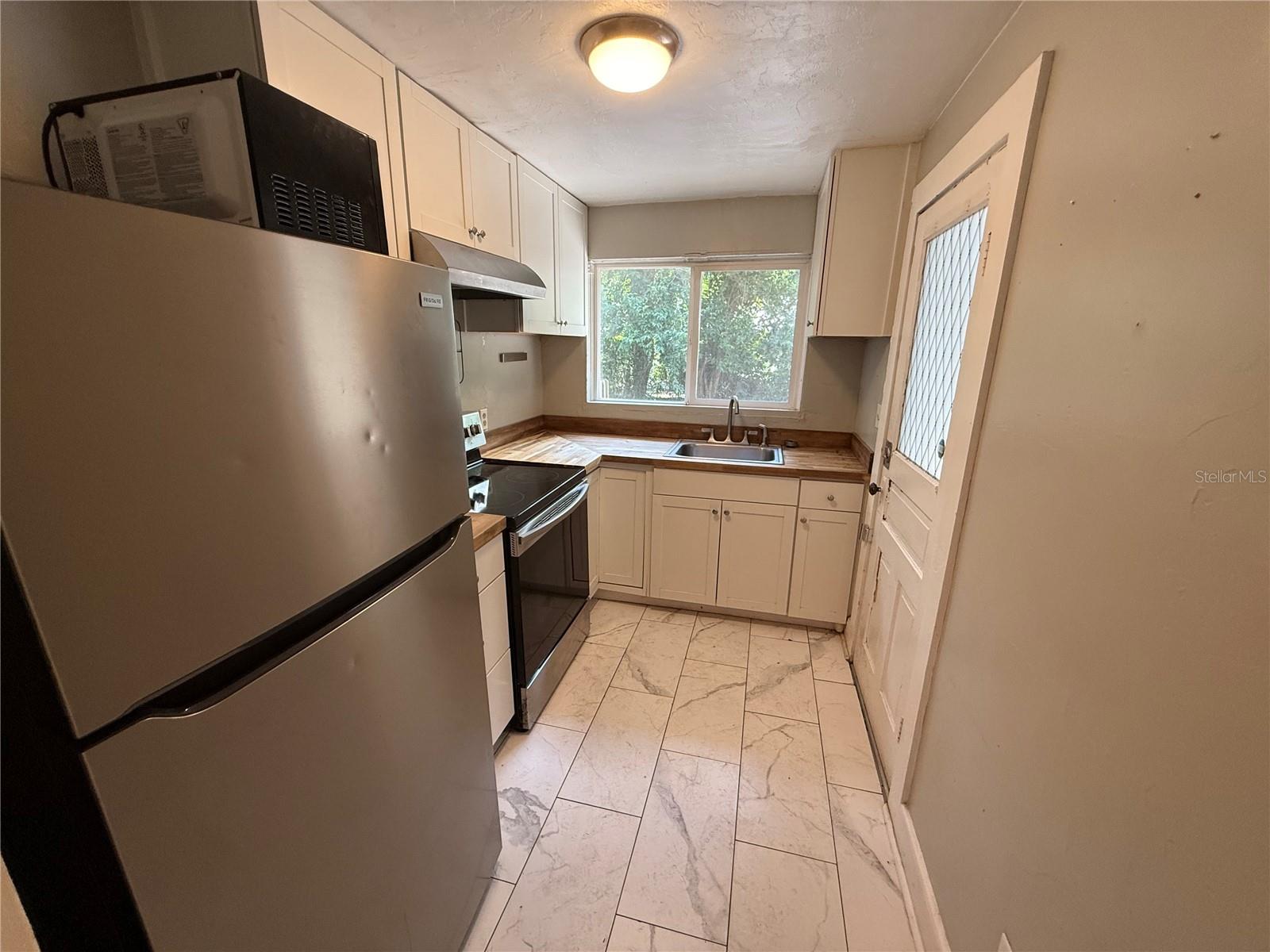 Image 5 of 7 For 2523 6th Street 1