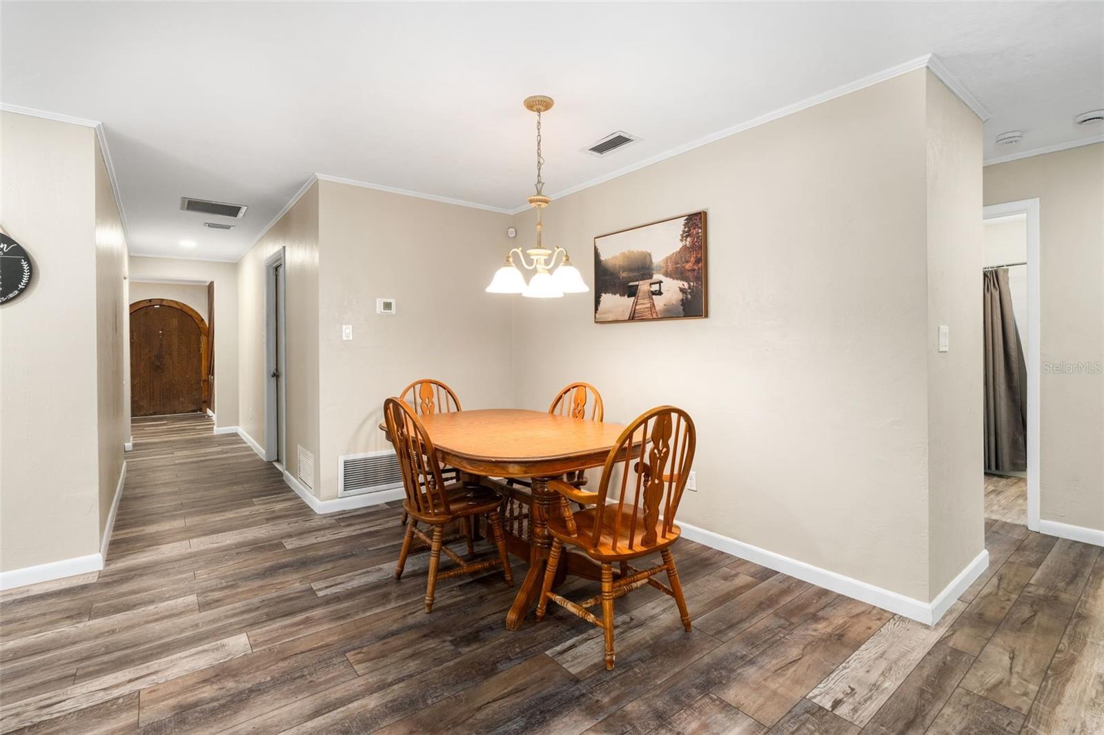 Image 11 of 39 For 2840 54th Avenue