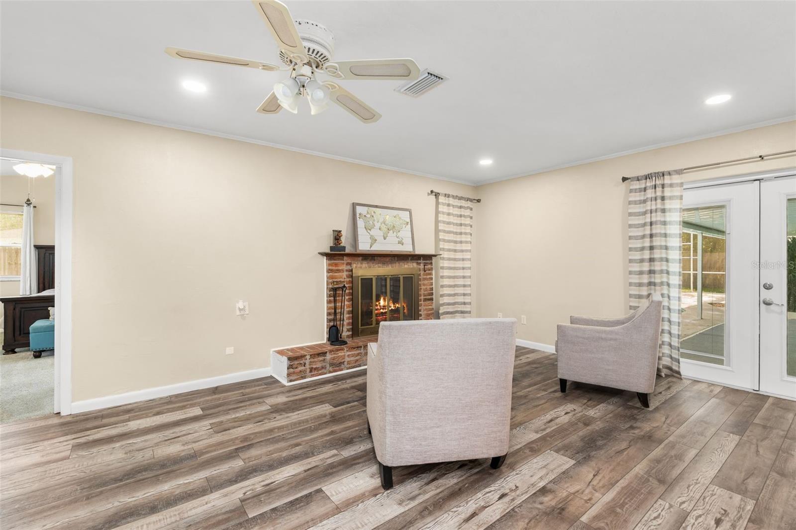 Image 13 of 39 For 2840 54th Avenue
