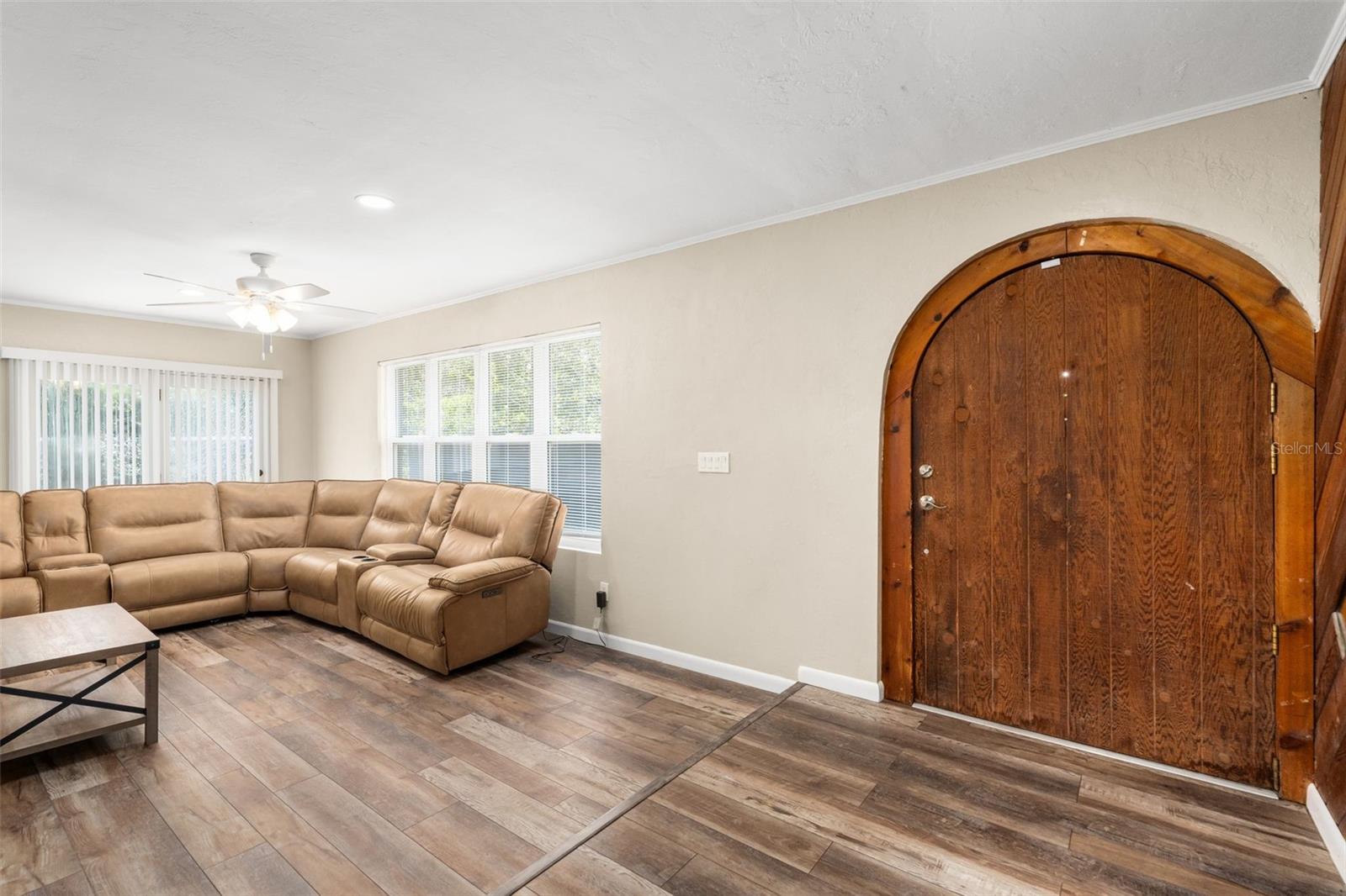 Image 4 of 39 For 2840 54th Avenue